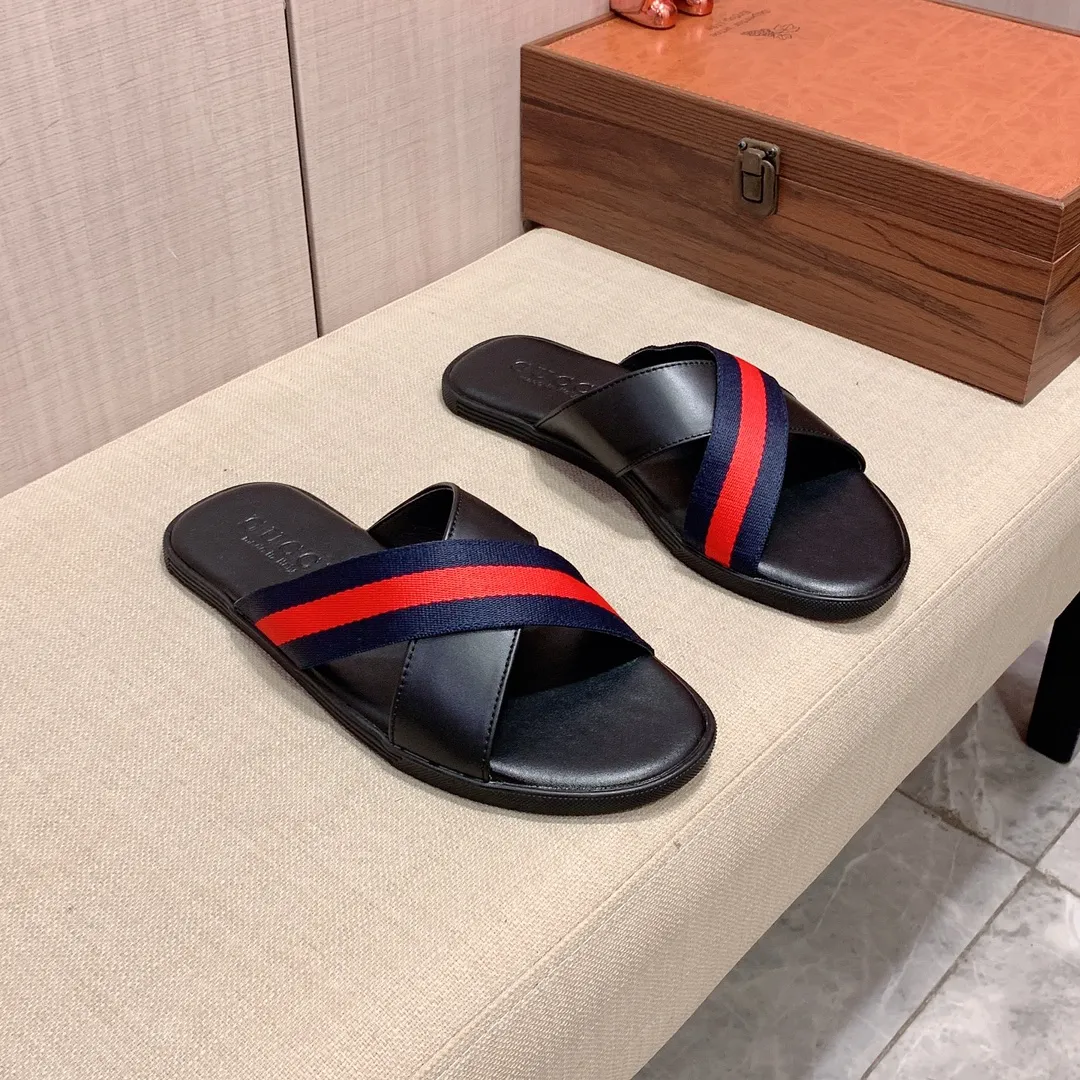 Slippers: New model: Factory price: 240💰💰🎩🎩🔥🔥《 Gucci* 》Series of slippers top purchasing agent🔍🔍Sold at the same time for men, original Italian imported webbing made of selected cowhide, exquisite workmanship,), sole: (super comfortable) original factory special sole, ⚠️exclusive double-layer movable molded sole super comfortable⚠️, real shot🎬the real thing is more beautiful🔍🔍266 regular code 38-44, can be ordered 45.